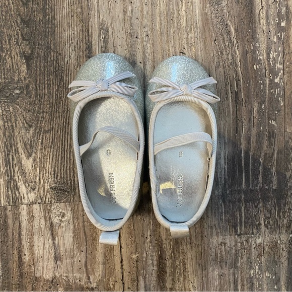 ❌SOLD❌ Toddler size 5 baby girl ballet flat silver glitter adorable cute s… - Picture 1 of 6